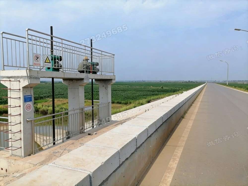 宽城公路旁渠道闸门