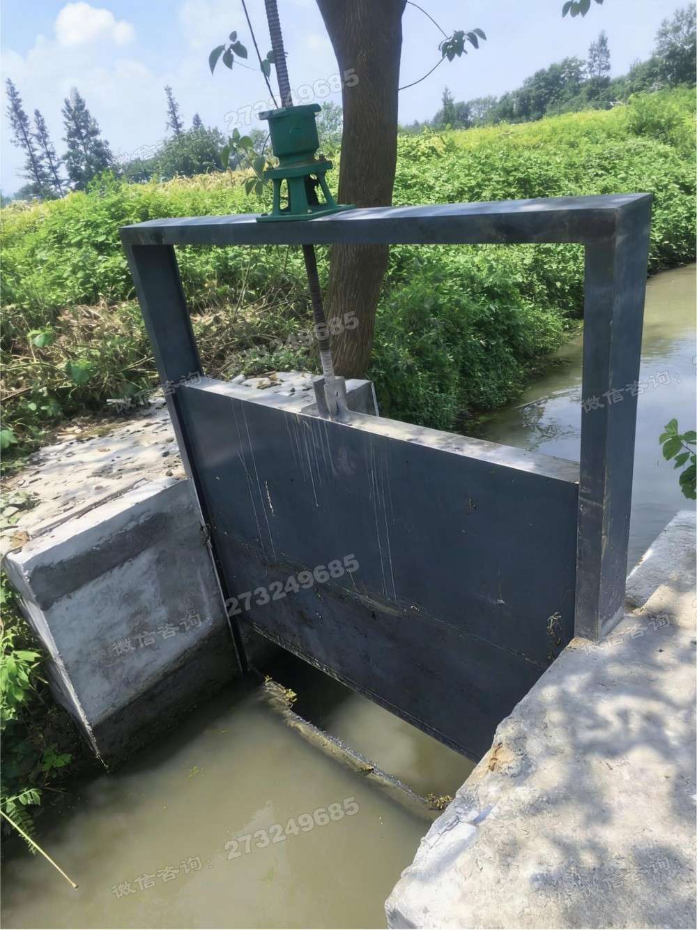江岸农渠黑色钢制闸门